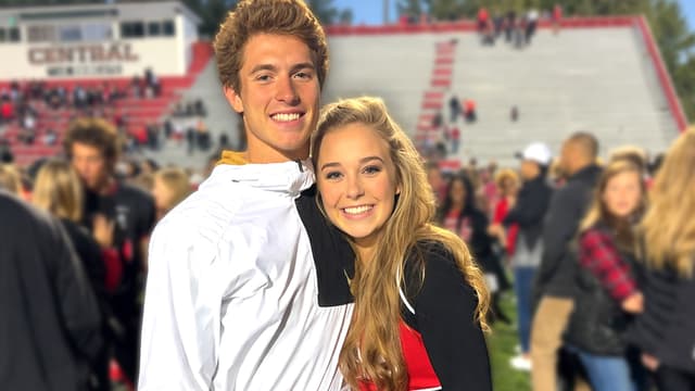 S01:E05 - Cheerleader's Breakup Turns Deadly