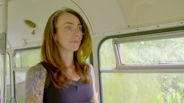 S02:E13 - Stacey's Bus