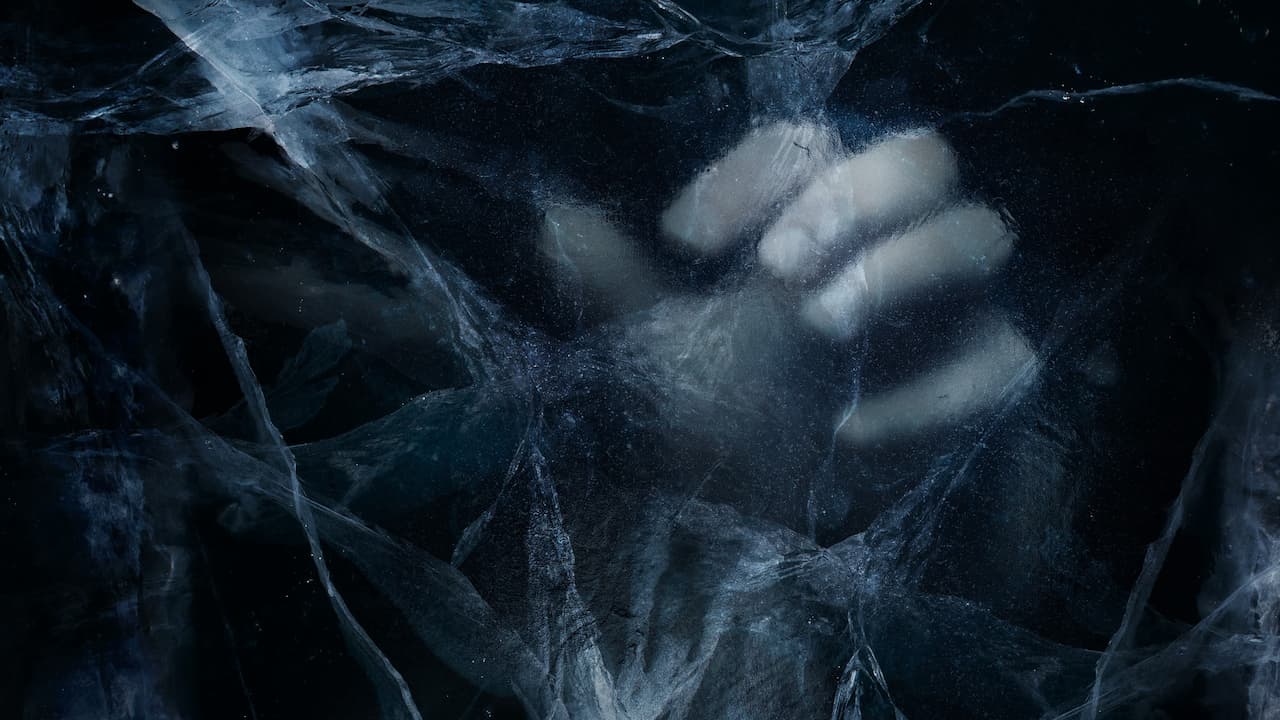 Watch Secrets in the Ice
