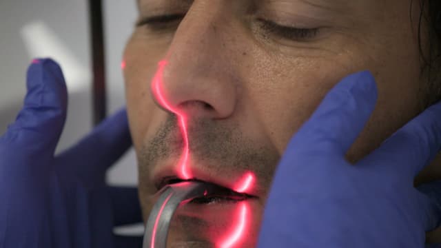 S04:E03 - Baseball Bat Attack