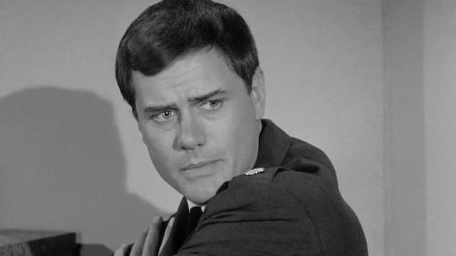 S01:E29 - My Master, the Magician