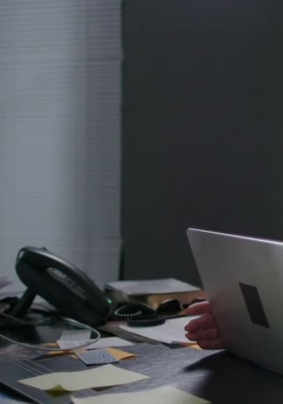 S01:E08 - A Curve in the Road poster