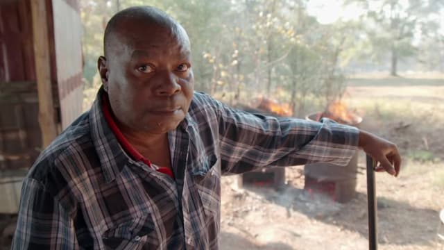 S09:E02 - The Southern BBQ Trail