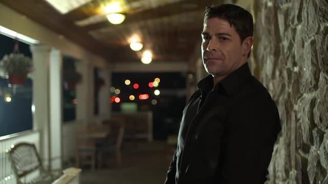 S02:E01 - First Date, Last Date