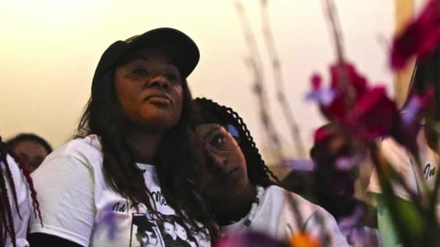 S02:E01 - The Party Murders