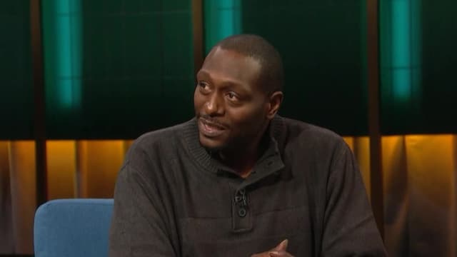 S01:E16 - Unlock the Phone II