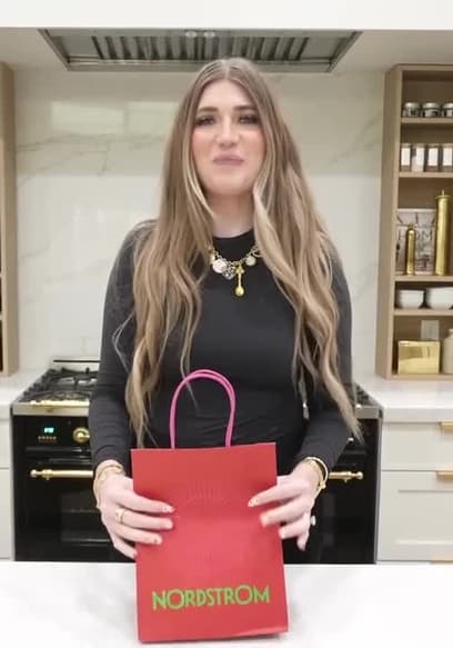 S03:E11 - $1 Bag vs. $10,000 Bag poster