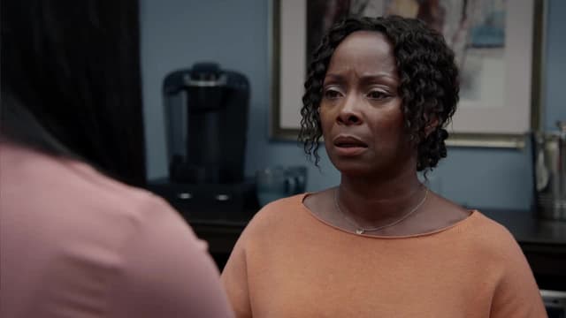 S05:E04 - The Lion