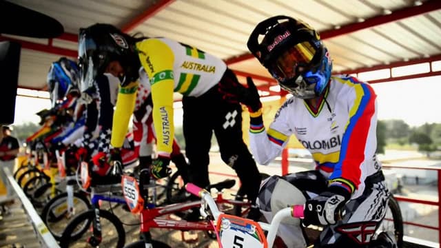 S01:É12 - S01:E12 - Only Live Once | La Batalla Por El Wellington Bowl-a-Rama