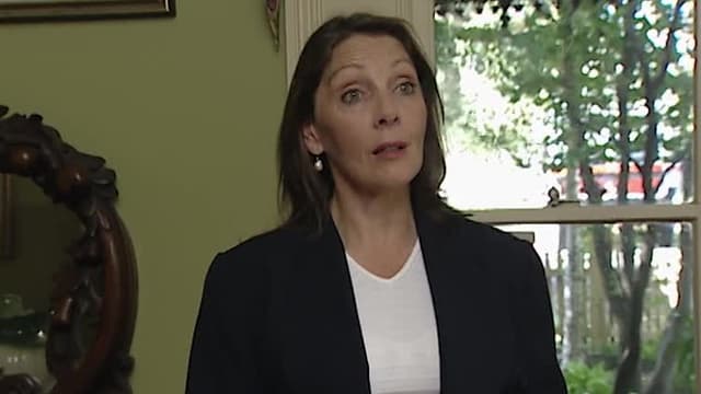 S08:E02 - Something Fishy