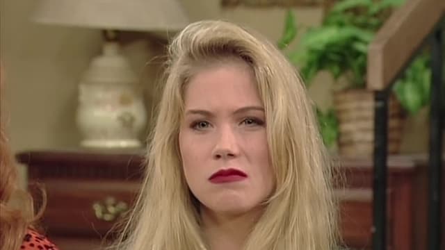 S07:E08 - Kelly Doesn't Live Here Anymore