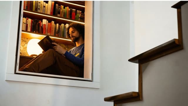 S01:E09 - I Built a Tiny Library on My Stairs