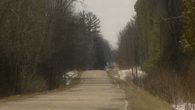 S04:E08 - The Missing Hunters / The Flashlight Rapist