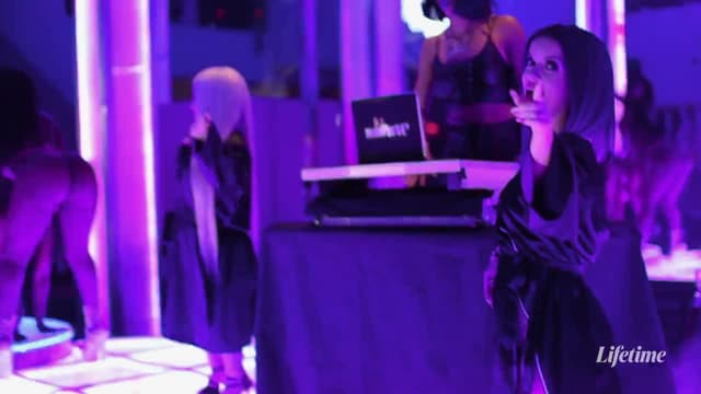 S05:E09 - Collabing With the Enemy