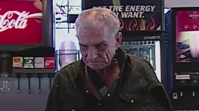 S04:E13 - Senior Smackdown 2