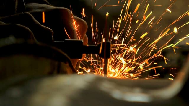 S02:E05 - Size Does Matter