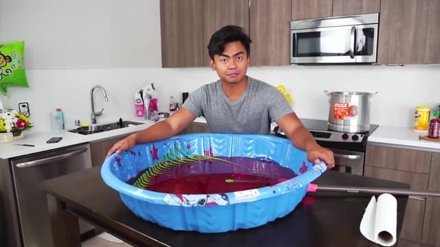 S06:E02 - DIY Giant Lollipop / Glow-in-the-Dark Cotton Candy