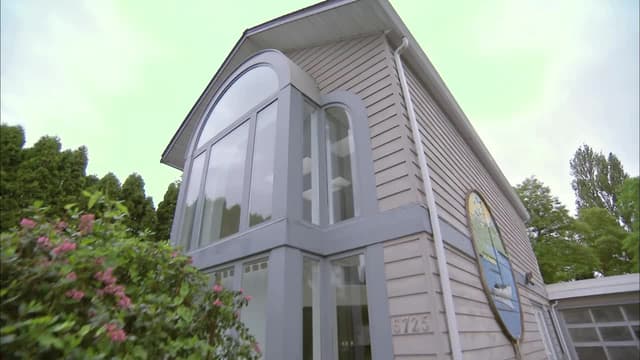 S01:E23 - Angela and Mike