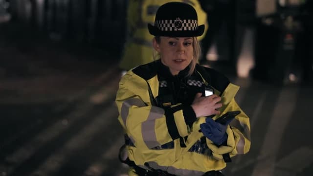 S02:E01 - The Police Are Rubbish