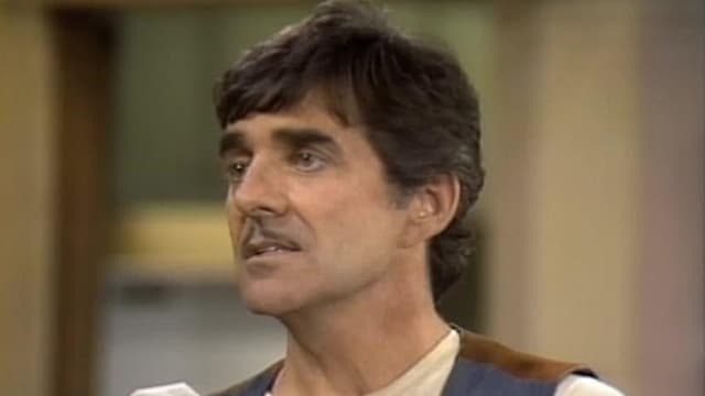 S07:E714 - The Defector