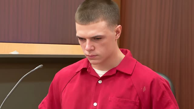 S01:E01 - 'Cry Baby' Killer Teen