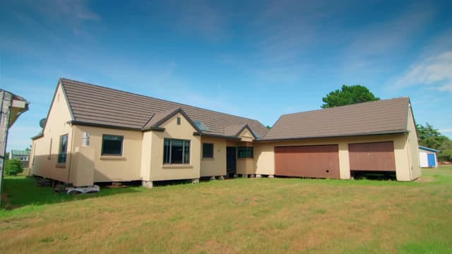 S01:E05 - Kennedy’s Bush House