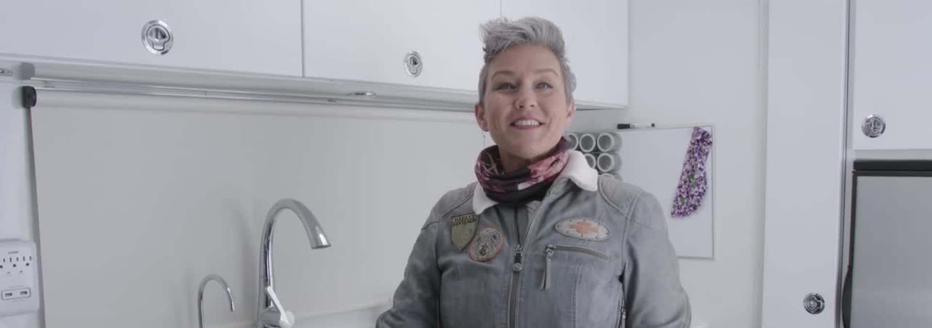Watch Extreme RVs S05:E04 - Off-Road Mansion - Free TV Shows | Tubi