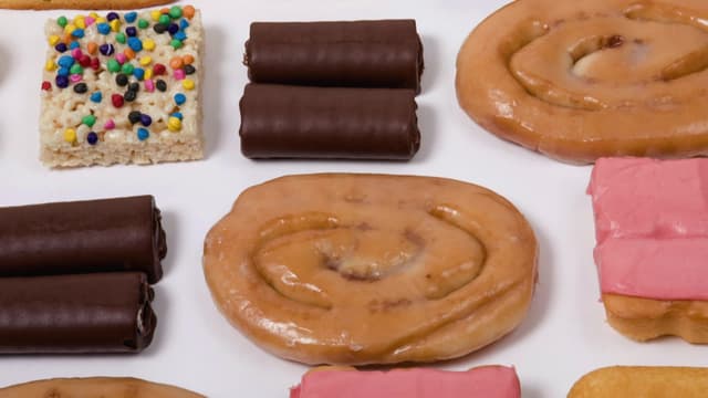 S03:E11 - Let Them Eat Snack Cakes