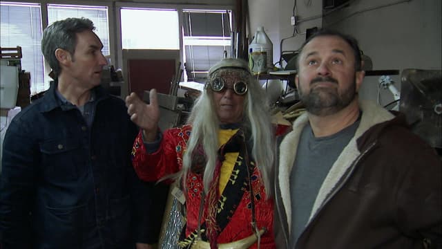 S12:E01 - Alien vs. Picker