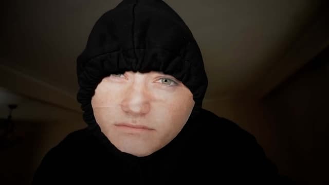 T02:C03 - S02:E03 - He Wears My Face