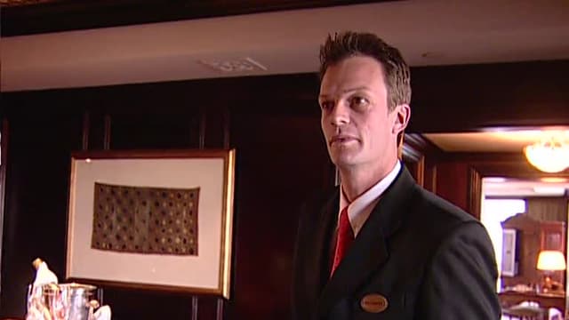 S01:E01 - Mr Gallagher Is My Name