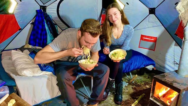 S01:E09 - Romantic Feast for Two