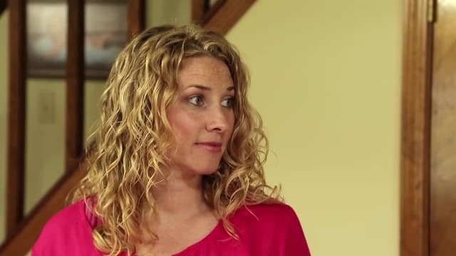 S01:E05 - Thermostat Gallery Wall / Front Door Makeover / Christmas Cookie Tray