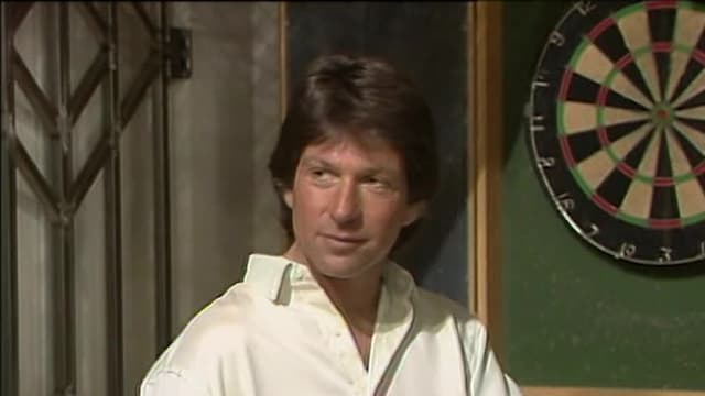 S09:E08 - The Finger of Suspicion