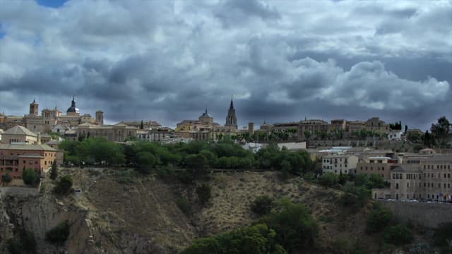 S01:E04 - Destino español