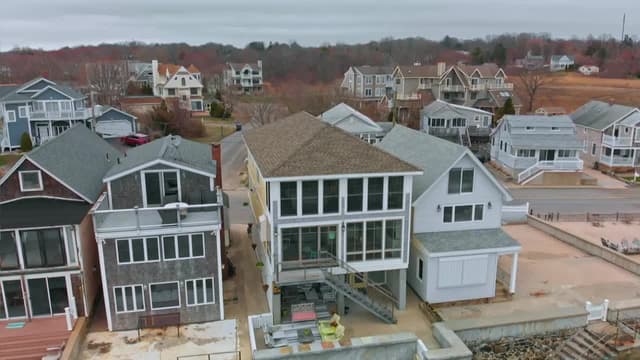 S05:E08 - The Connecticut Coastline