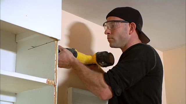 S02:E09 - Kitchen Facelift