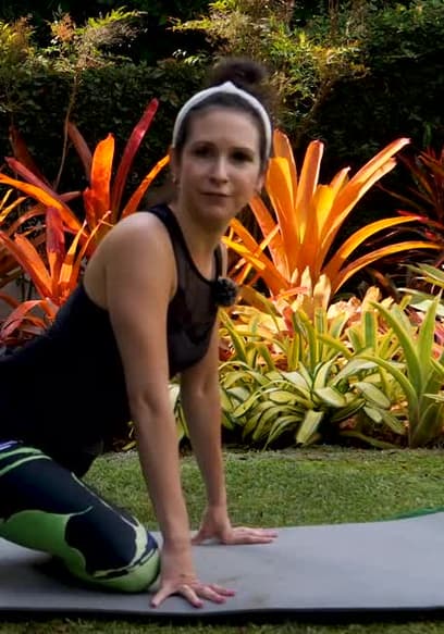 S01:E01 - 15 Min Glutes Workout poster