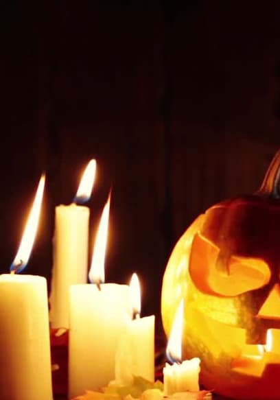 S01:E102 - Haunting Pumpkins & Candles poster
