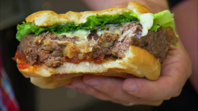 S04:E10 - Naina’s Kitchen, Vinsetta Garage, Hali Deli