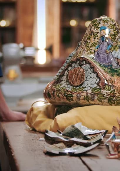 S06:E41 - Bunnies Cottage, Skateboard, George the Bear poster