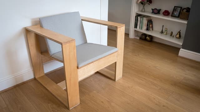 S01:E06 - The Plywood Armchair