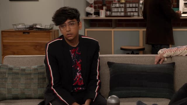 S01:E05 - The Girl Who Cried About Wolf