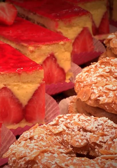 S01:E11 - Pastries poster