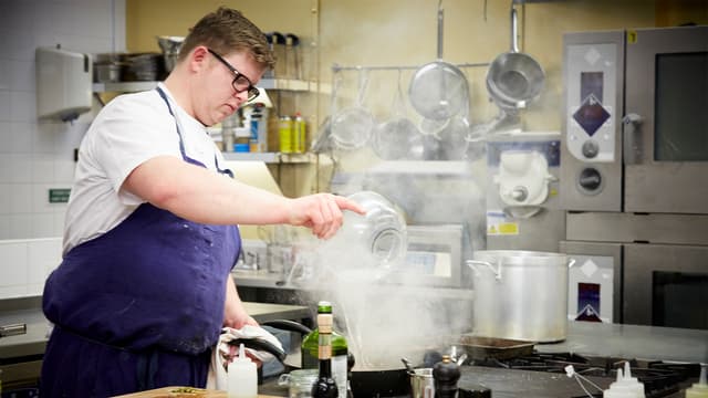 S12:E33 - Central Main