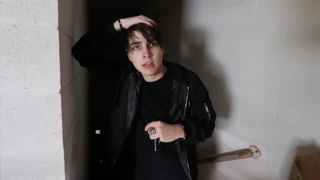 S10:E07 - A Secret Ski Resort in the Mountains