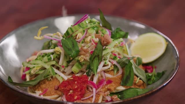 S01:E10 - Episode 10 - Malaysian