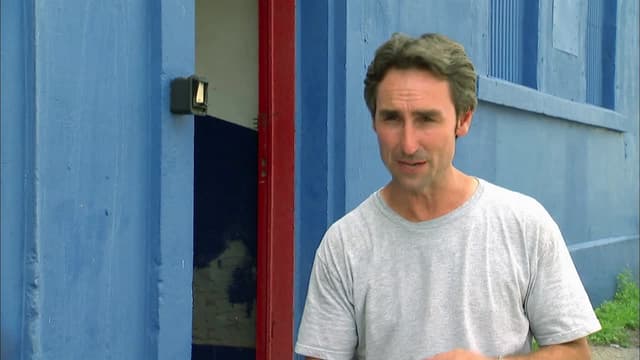 S03:E01 - A Banner Pick