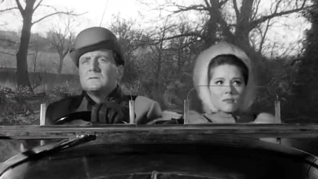 S04:E13 - Too Many Christmas Trees