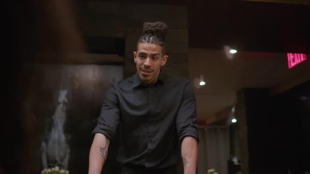 S01:E02 - Lisa From HR